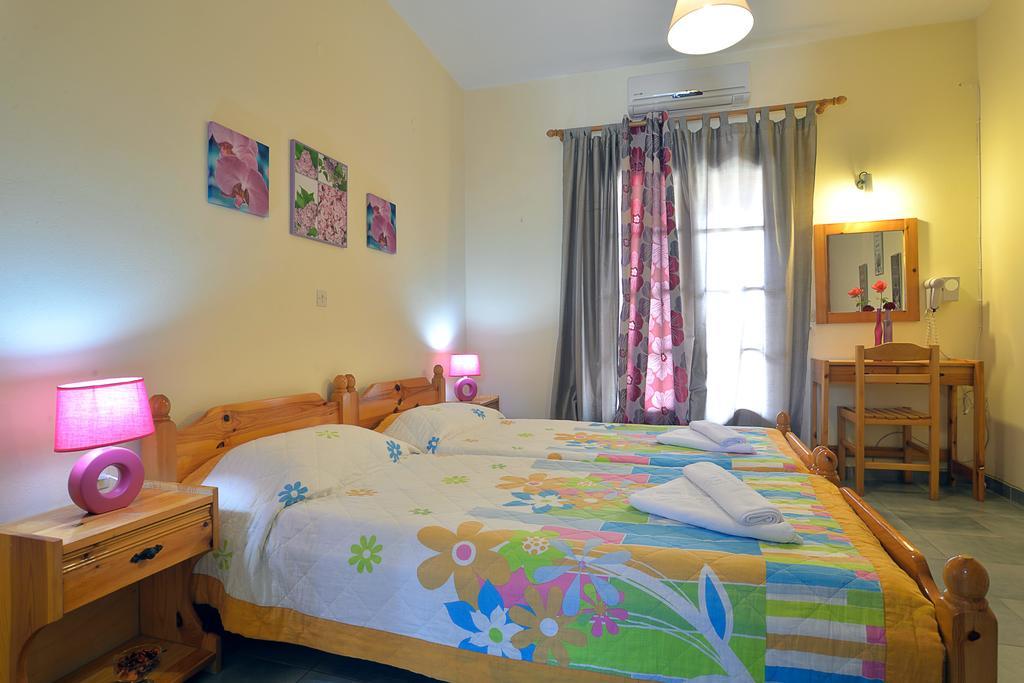 Feeloxenia Corfu Apartments 아카라비 객실 사진