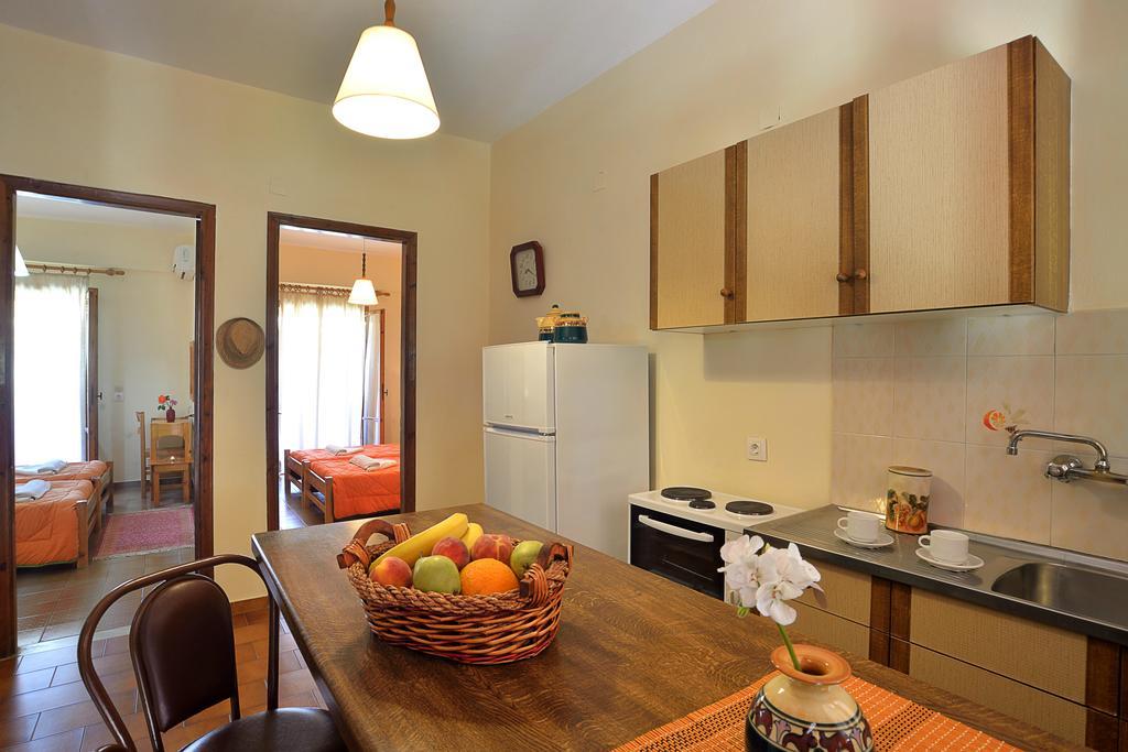 Feeloxenia Corfu Apartments 아카라비 외부 사진
