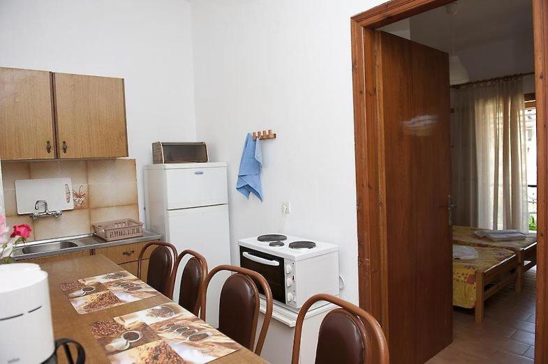 Feeloxenia Corfu Apartments 아카라비 외부 사진