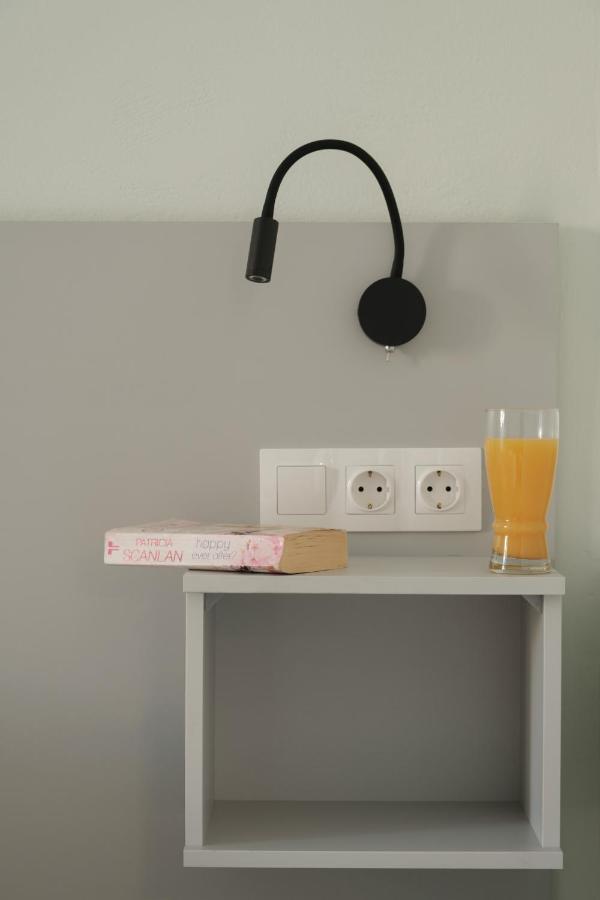 Feeloxenia Corfu Apartments 아카라비 외부 사진