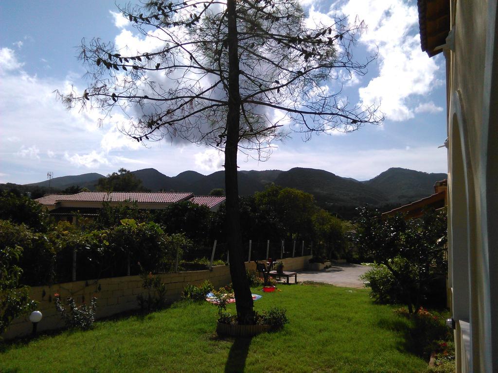 Feeloxenia Corfu Apartments 아카라비 외부 사진