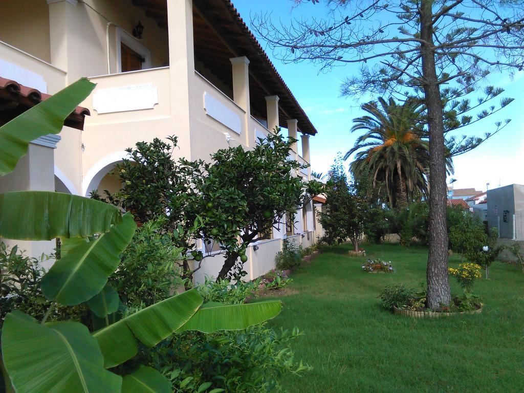 Feeloxenia Corfu Apartments 아카라비 외부 사진