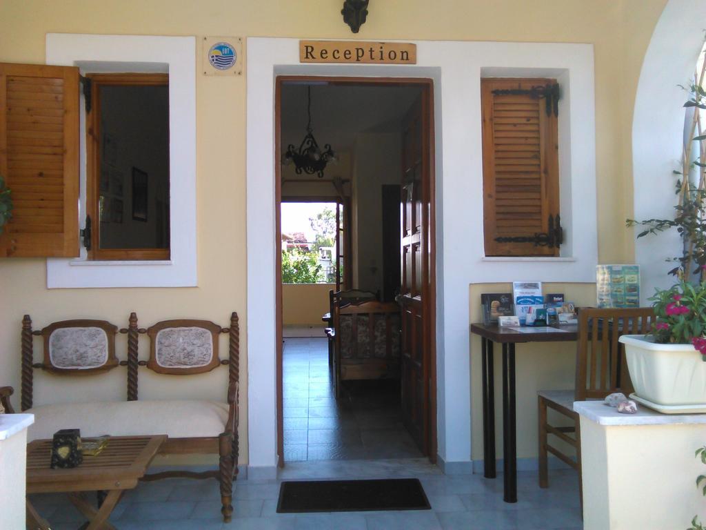 Feeloxenia Corfu Apartments 아카라비 외부 사진